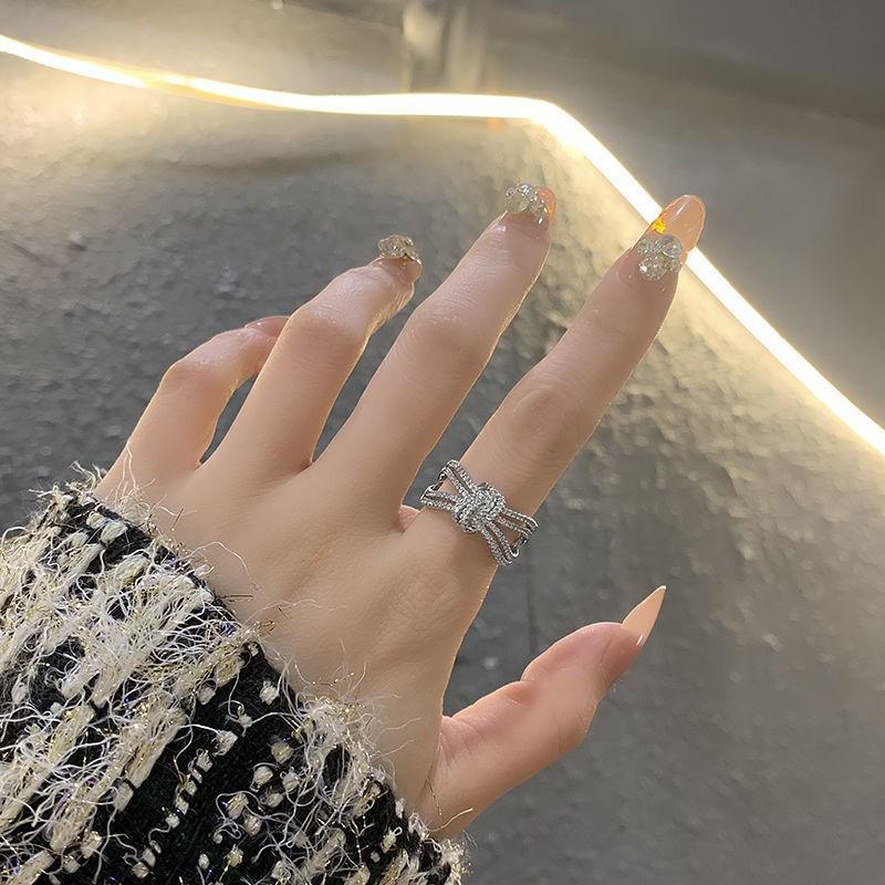 Black Camellia Adjustable French Style Trendy Index Finger Ring for Women