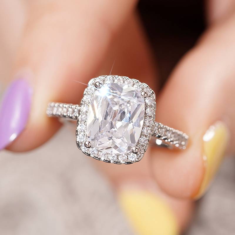 Huitan Charming Lady Ring Inlaid Sparkling Cubic Zirconia Simple Design Chic Finger Accessories Trendy Jewelry for Party WeddingGood product