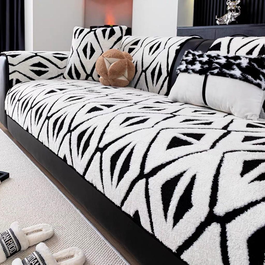 1pcs Plush Sofa Cover Winter Warm Dust-proof Durable Non-slip Furniture Protector for Living Room Home Decoration