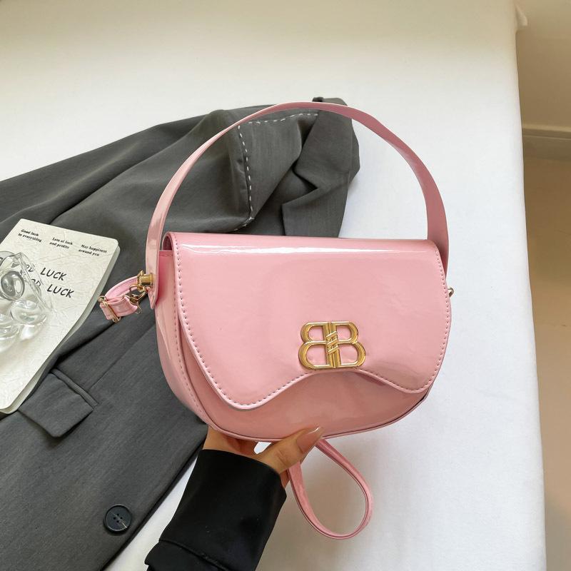 2025 new high-end sense popular underarm women's bag sense foreign style chain bag niche single shoulder crossbody versatile saddle bag
