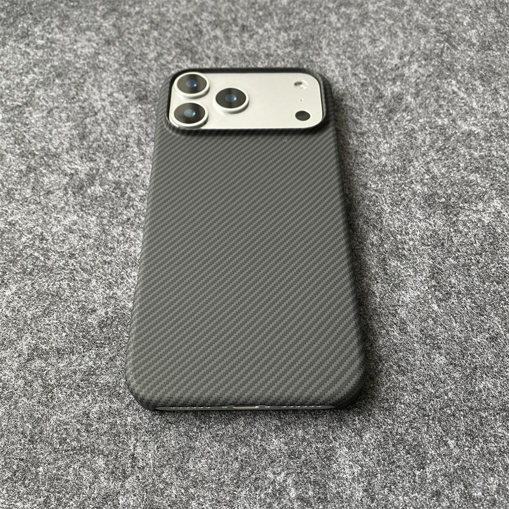 Ultra cienkie etui na telefon z wzorem włókna węglowego dla iPhone 17 Air 16 15 Plus 14 13 12 11 Pro Max Bezramkowe chłodzące skórzane etui
