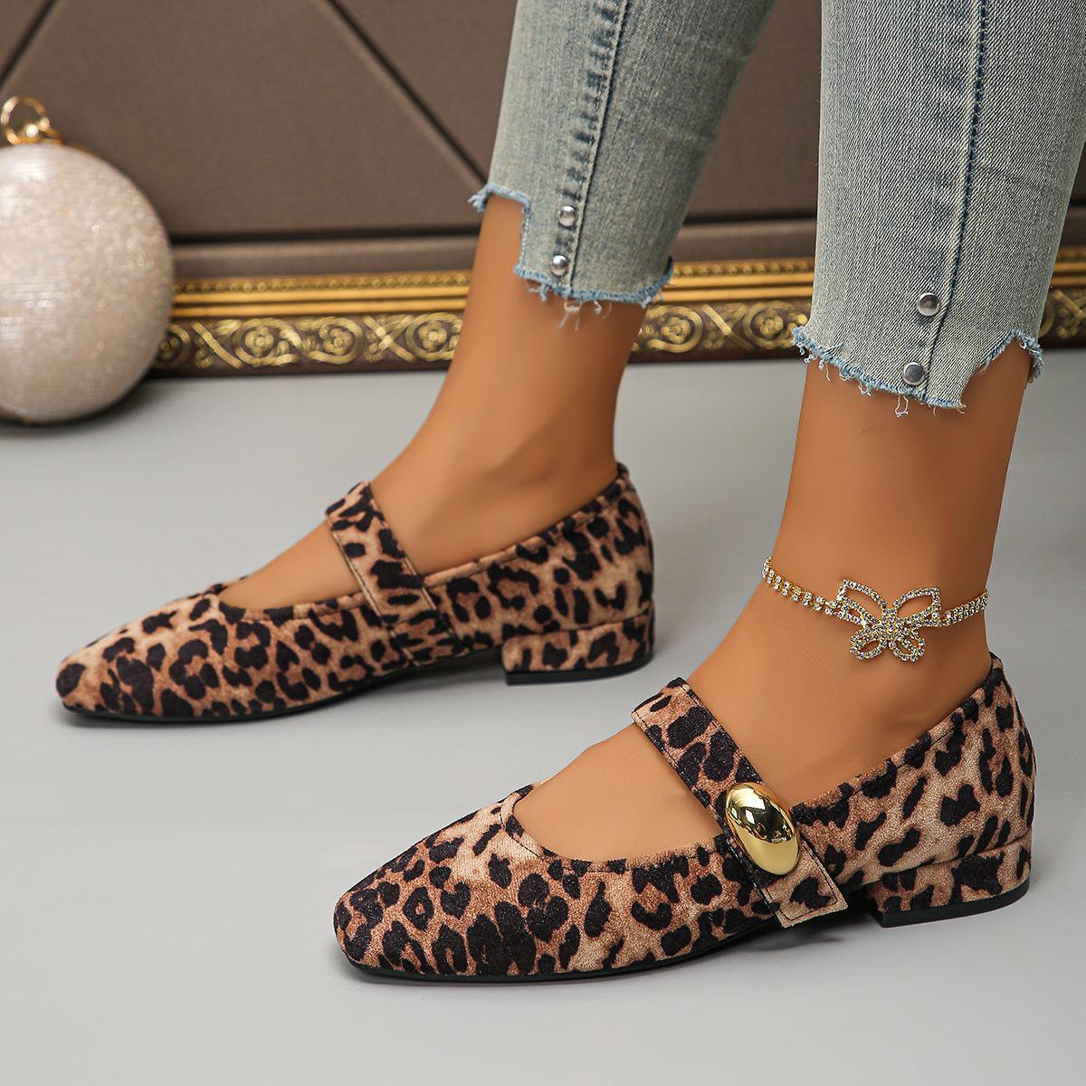 

Туфли Мэри Джейн в стиле ретро с толстым квадратным каблуком большого размера женские 2024 года, новые повседневные туфли из импортной торговли женские 42