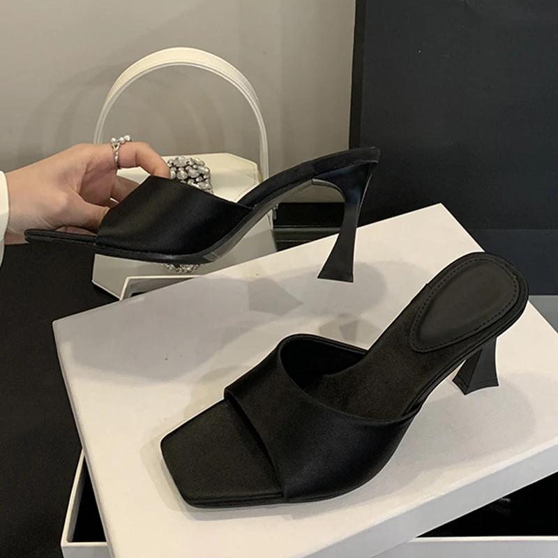 Fashion Womens Shoes High Quality Cozy Silk Wide Square Toe Slippers Sandals for Women Trend Heels Mules Slides Summer Party Dress Shoes