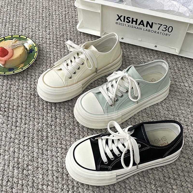 Beautiful girl's shoe shopkeeper, niche cream platform canvas shoes 2025 new little white shoes versatile design big head shoes