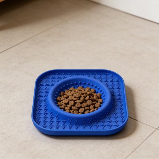 Slow Feeder Dog Bowls And Licking Mat Anti-Slip Silicone Dog Lick Bowl for Dogs Cats Interactive Puzzle Toy for Anxiety Boredom