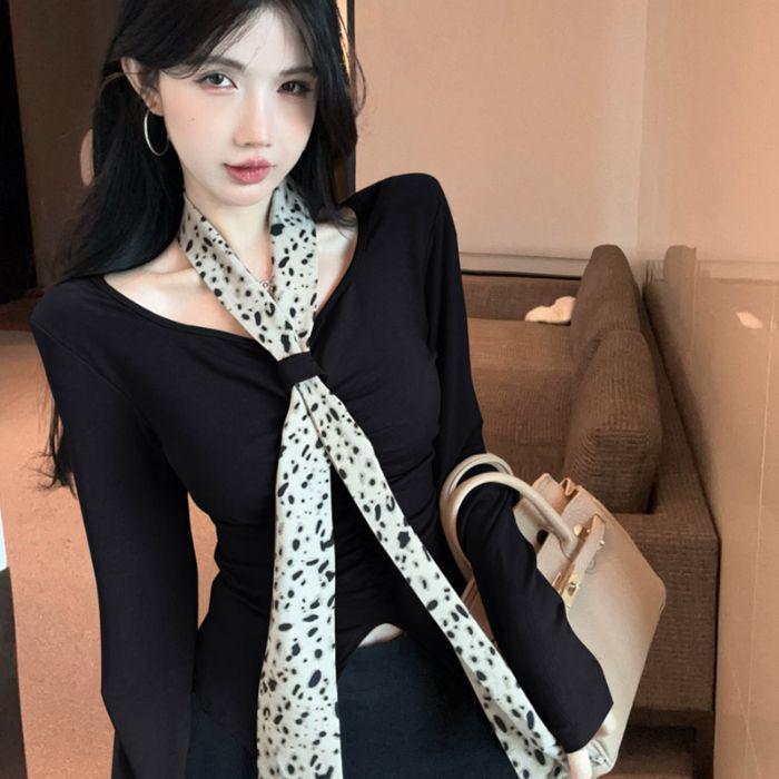 

Elegant Leopard Print Waist-Cinching Long-Sleeve Pleated Top with Ribbon Detail Extra Large