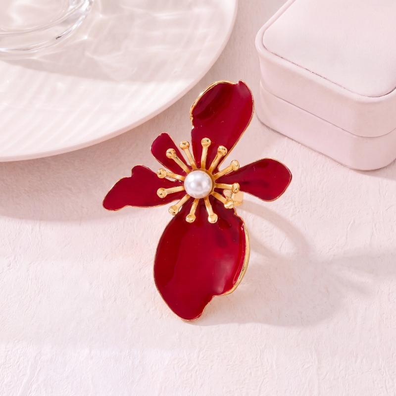 Vibrant Enamel Flower Ring Gold Tone Detailing Vintage Bold Stylish Design for Women Retro Party Wear Jewelry Gift