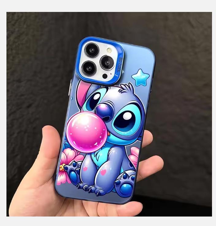 

Мультяшный милый чехол Дисней Стич для Apple iPhone 16 15 14 13 12 Pro Max 12 15 Plus 11Pro Матовый Защита Объектива Гальваническое Покрытие Чехол для Телефона for iPhone 15ProMax