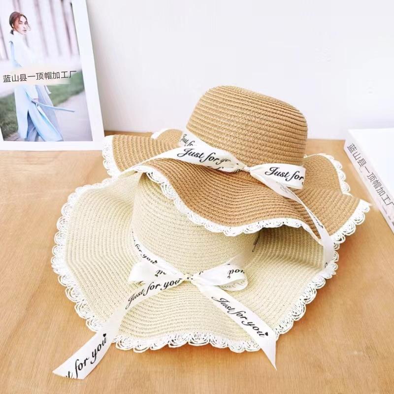 Women Lace Edge Wide Brim Straw Sun Hat Letter Print Ribbon Bow Decor Foldable Beach Hat Lightweight Breathable UV Protection Summer Cap