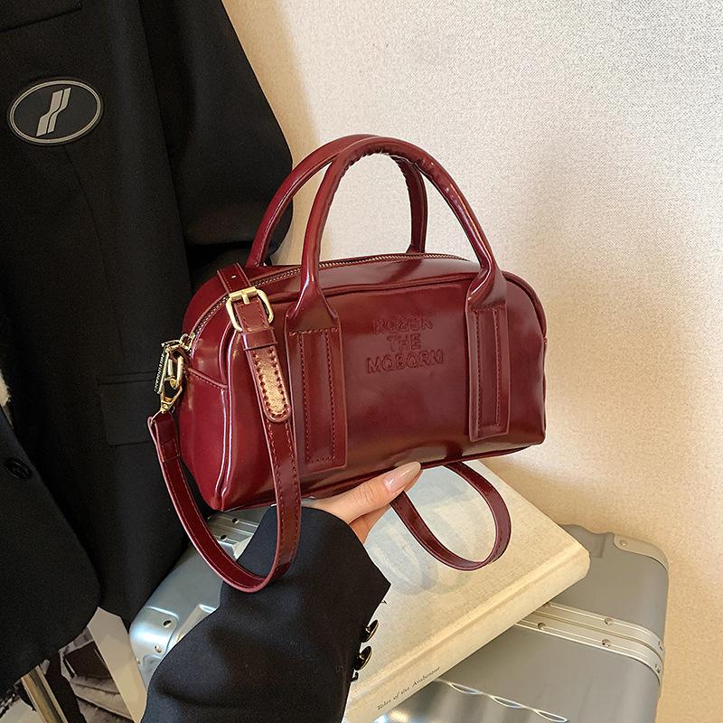 Retro Handbag Bag Women's New Niche High-end Texture Versatile Messenger Pillow Bag