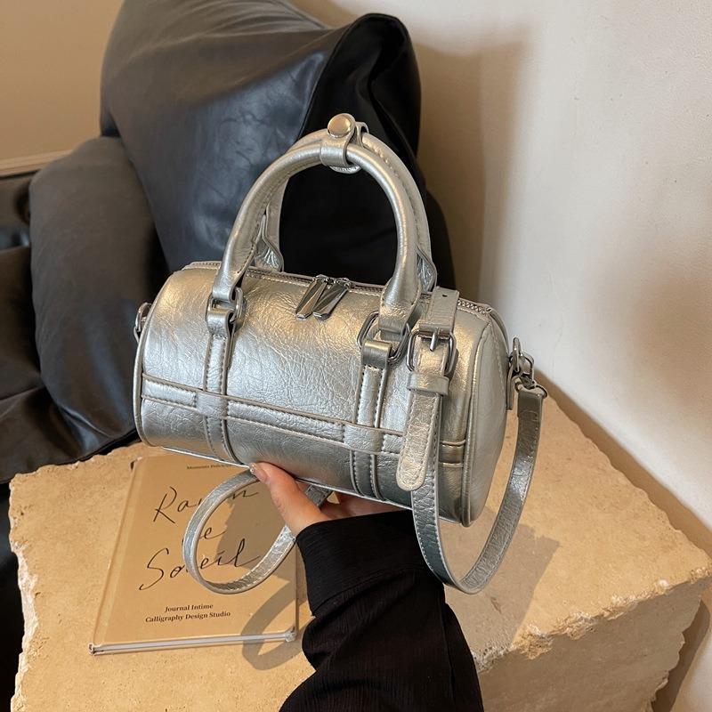 Pillow bag New bag Women's commuter handbag Fashion personality Lightweight women's shoulder messenger bag