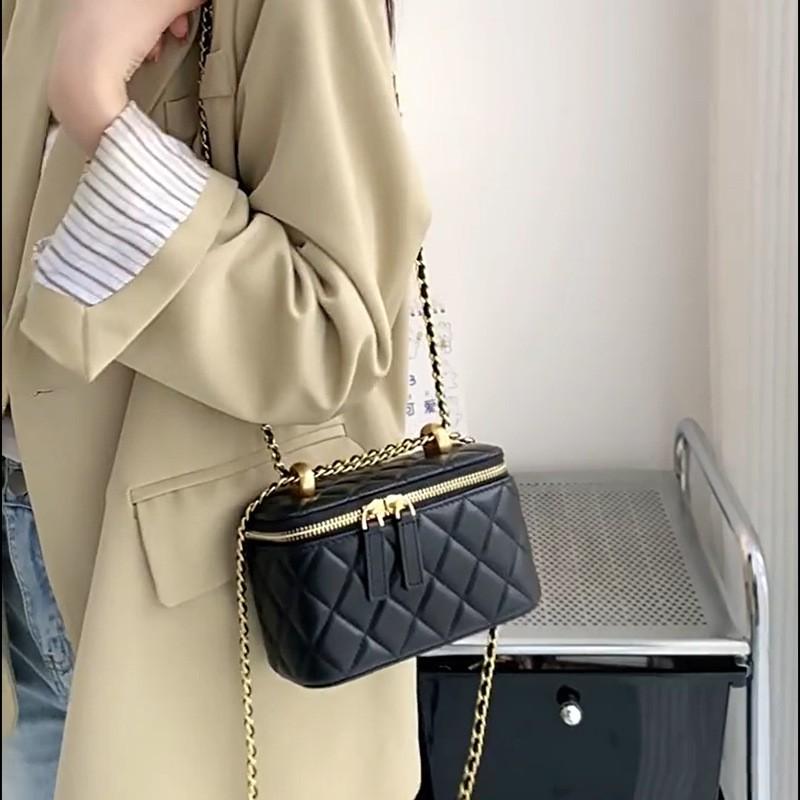Īstas jēra ādas mini kvadrātveida crossbody