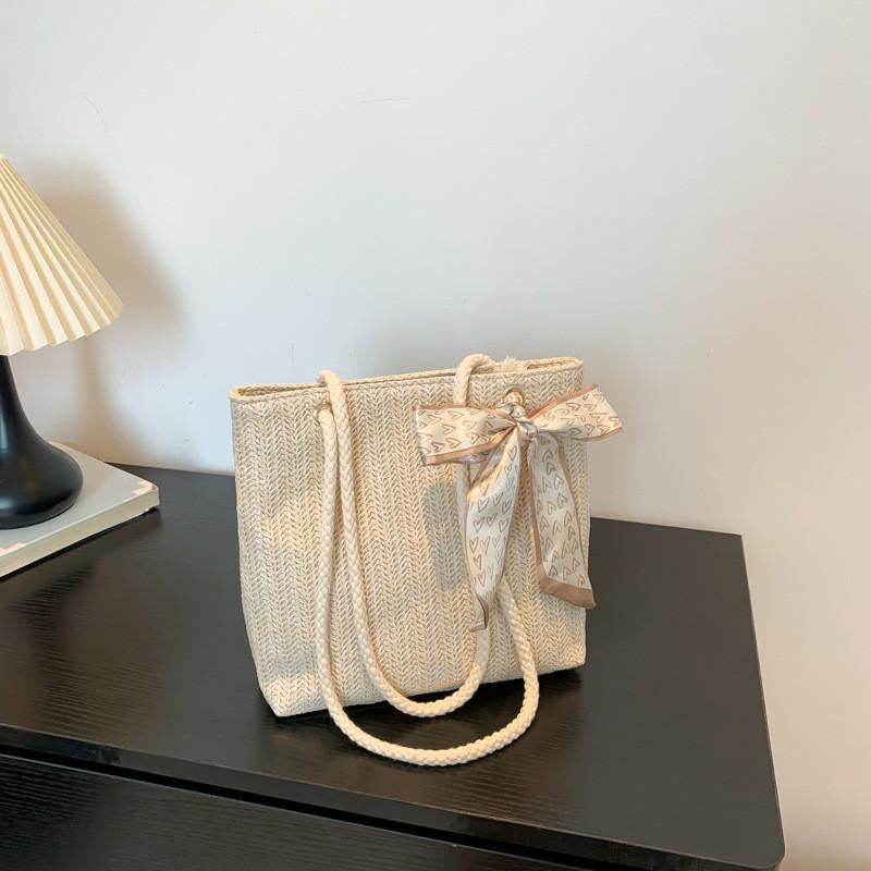 Chic 2024 Large Capacity Straw Tote Bag With Magnetic Closure Ideal For Daily Use