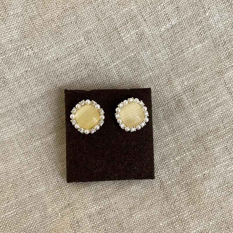 High Sense Geometric Gold Opal Stud Earrings Women'S Simple Personality Fashion Temperament Commuter Versatile Earrings