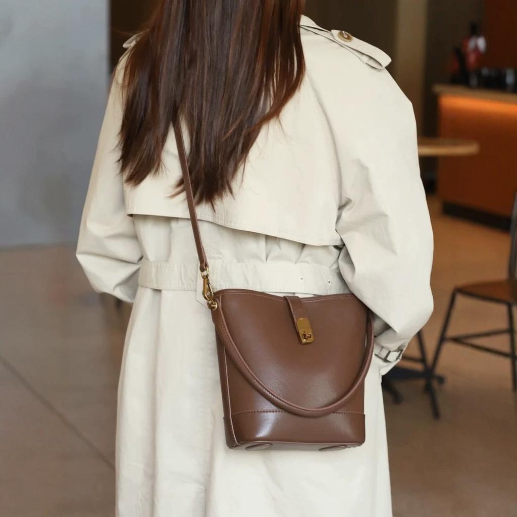 High End Fashion Handbag Bag for Women New Retro Simple Lock Bucket Bag Niche Crossbody Shoulder Bag