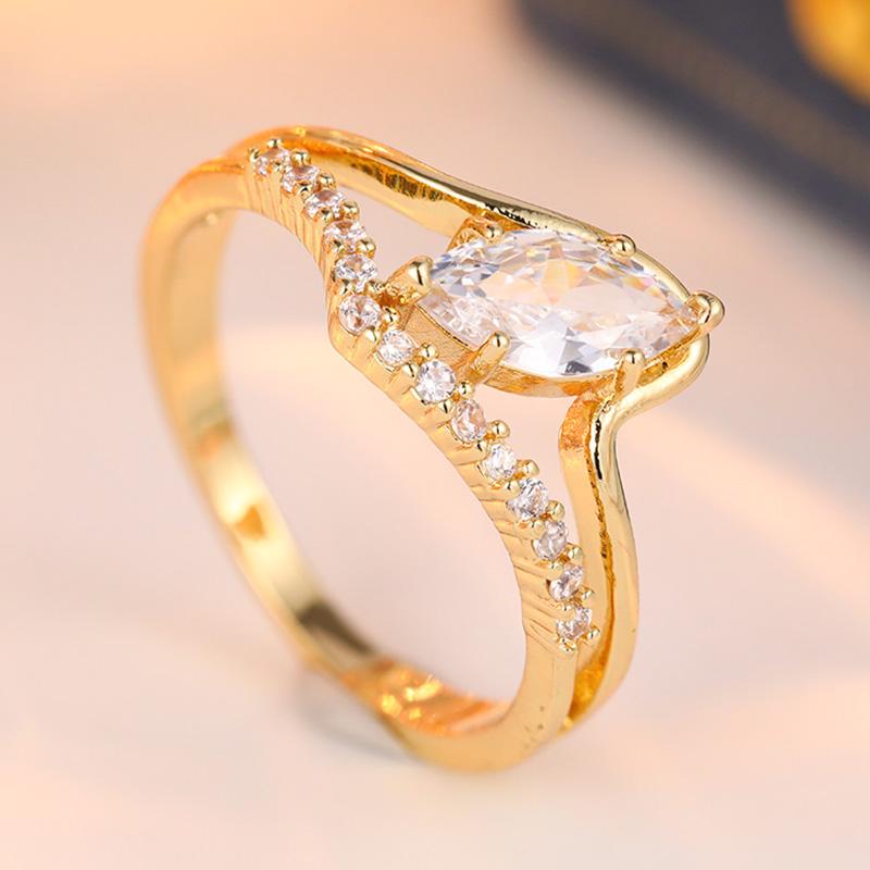 Elegant Inlaid White CZ Women's Ring Dazzling Gold Color Geometry Daily Wear Party Jewelry Anniversary Gift
