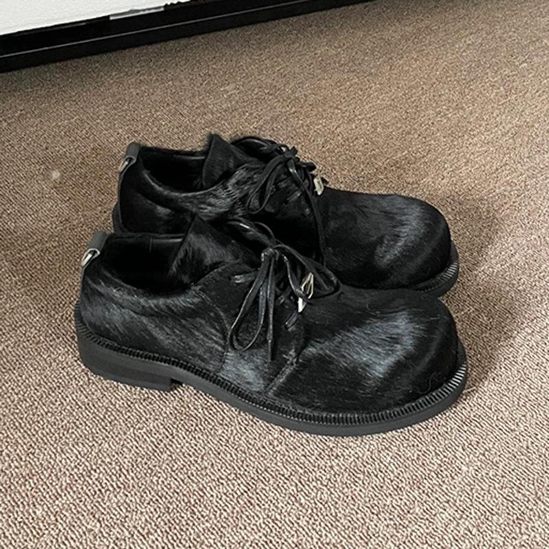 

Туфли дерби Микки имеют толстую подошву и высокую большую голову. Повседневные универсальные темные маленькие кожаные туфли. У мужчин и женщин одинаковые кожаные лоферы. 35