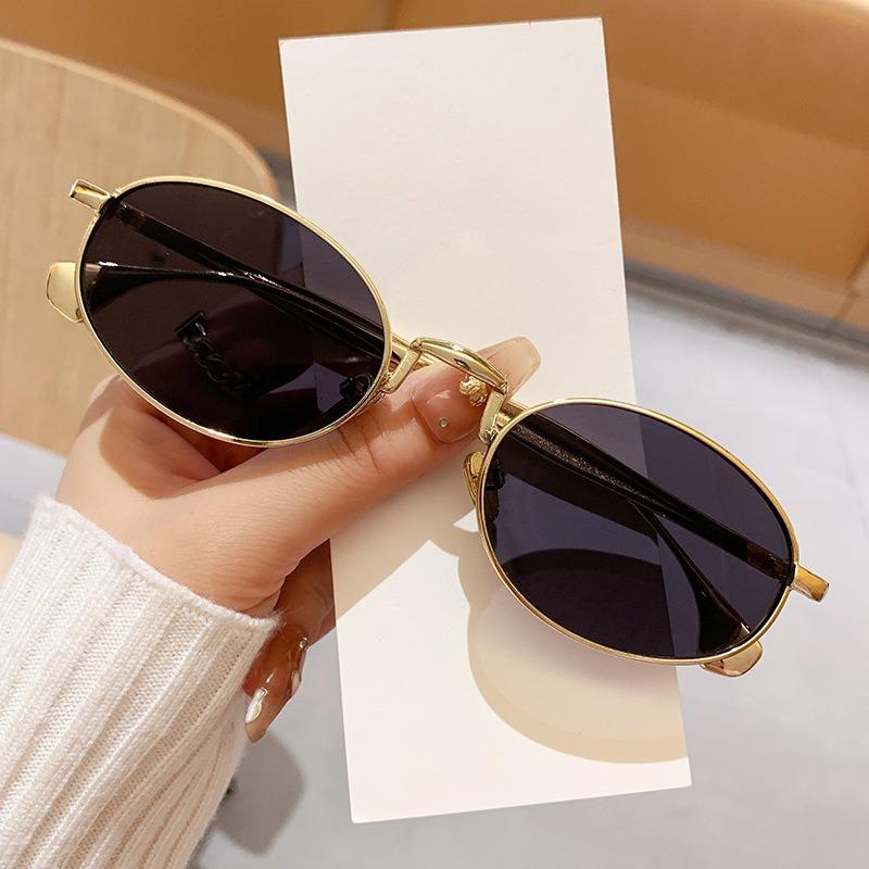 Vintage Luxur Oval Women Sunglasses New Metal Frame Personality Glasses Fashion Design Small Frame Eyewear Uv400