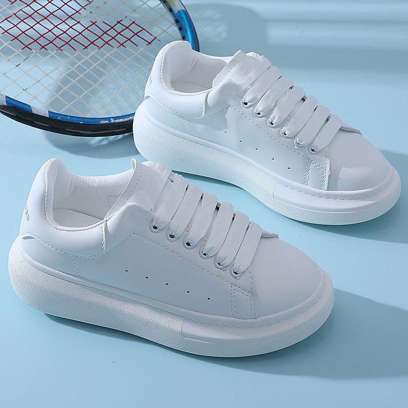 Women's Thick-Soled White Sneakers - Spring/Autumn Style for a Taller Look and Comfort for Long Days