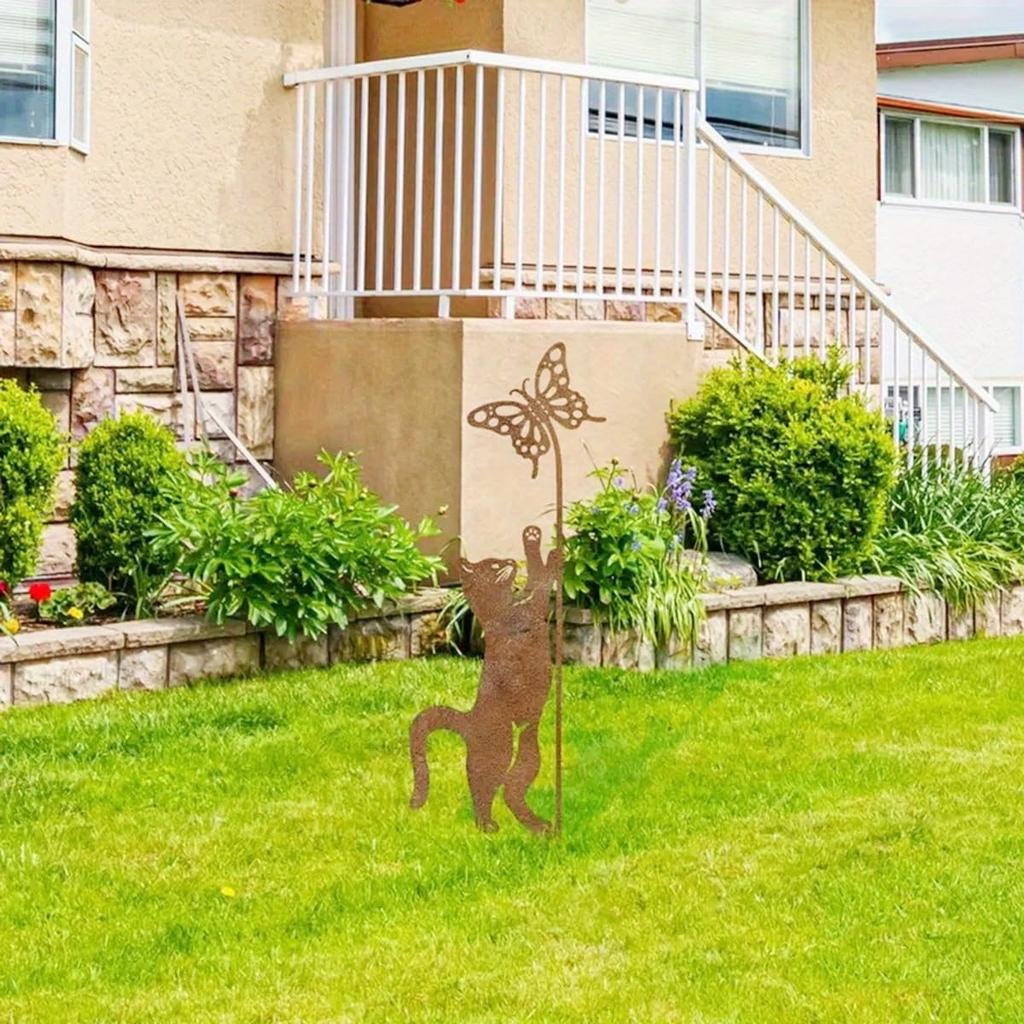 Gartendekorationen Vintage Metallkatzen-Silhouetten-Stecker mit Schmetterling - Rustikale Outdoor-Hofkunst für Terrasse Rasen, Handgefertigte Freistehende Dekoration