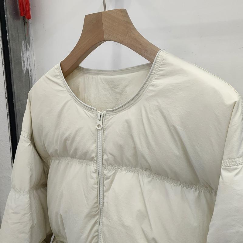 Round neck thickened down jacket women's short model, new casual style loose and thin fashion warm white duck down jacket