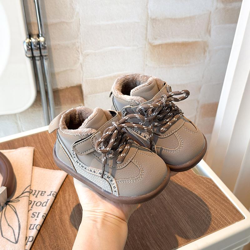 

Winter 2025 Children s Cotton Shoes: Boys Toddler Outdoor Sports German Training Shoes, Non-Slip, Trendy Second Cotton Shoes for Girls. Inner length 14 cm for size 22 хаки
