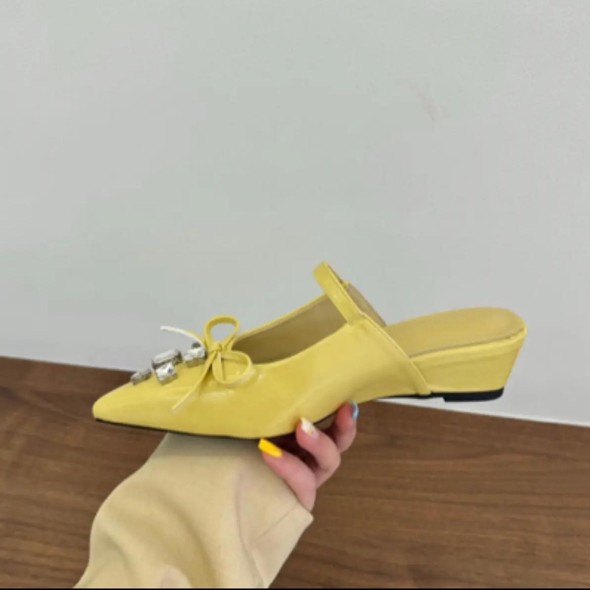 

High quality spring and summer 2025 new pointed head bag head rhinestone thin heel high heel satin bottom women s solid color cool slippers 40