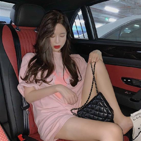 Tricou pentru femei de lungime medie, imprimeu desen animat, gât rotund, culoare contrastantă