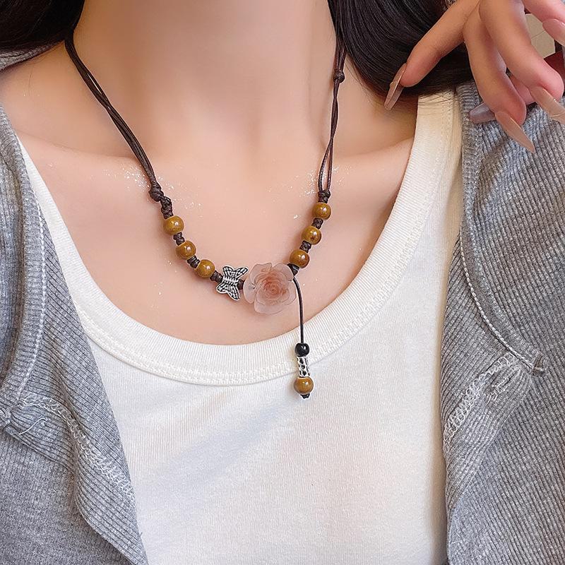 Elegant Chinese-Inspired Rose Beaded Clavicle Necklace for Women