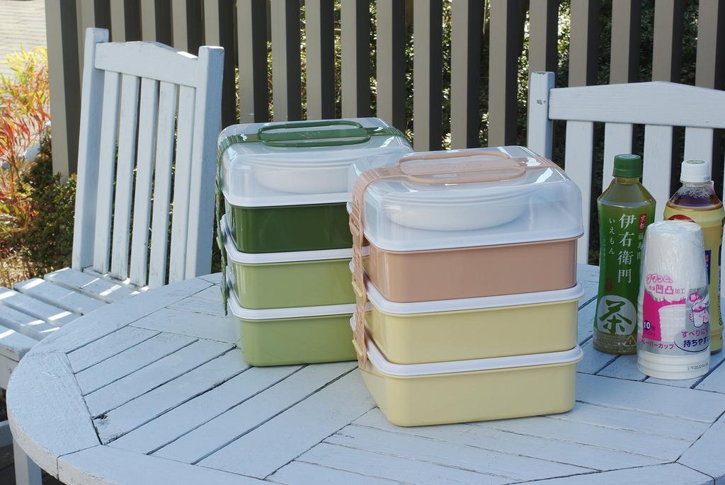 Sanko Plastic Family Size Rio Pack Lunch 3 with 3 Side Earth 116987 L-Shaped Box, Tiers, Plates, Beige,