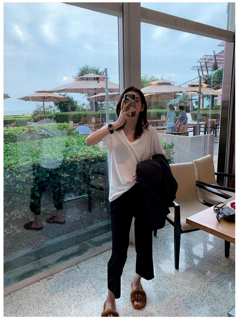 Women's Minimalist High-End White Short Sleeve T-shirt, Summer 2023