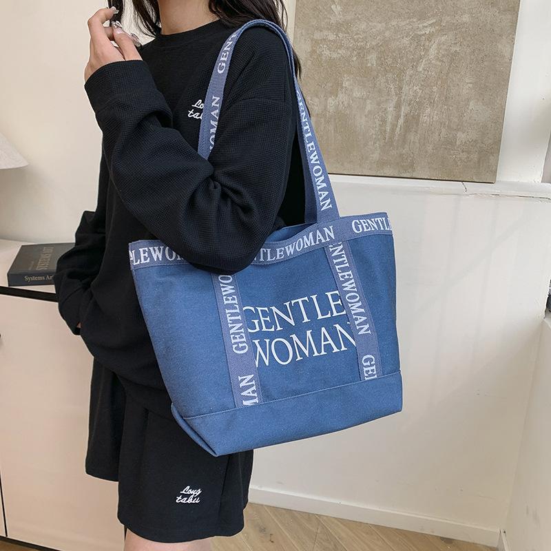 Korean version of fashionable women's bags 2025 new retro student class casual foreign style tote bag shoulder handbag