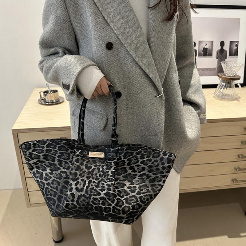 Fashion Leopard Wings Handbag New Large Capacity Trend Leisure Commuting Brand Luxury Underarm Shoulder Tote Bag For Women CLE