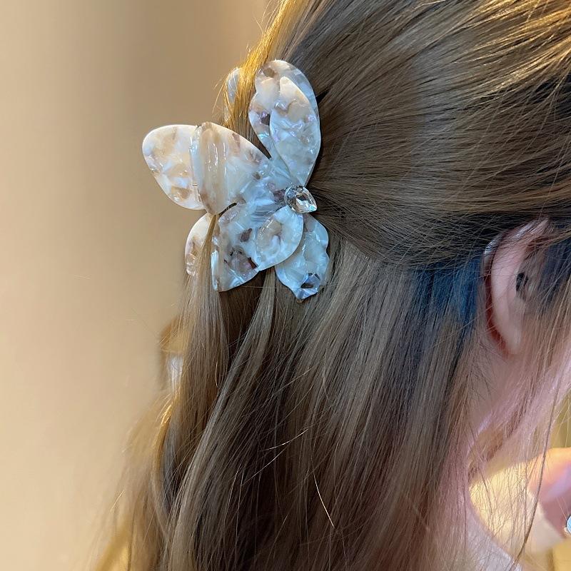 Trendy Star-Style Triangle Bougainvillea 3D Acetate Claw Clip with Exquisite Diamond-Encrusted Elegance for Women, High Quality