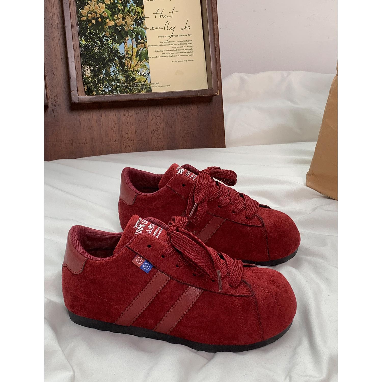 

Ugly cute round head platform German training shoes women s 2025 autumn new inner height-increasing board shoes casual versatile sports Forrest Gump 35 красный