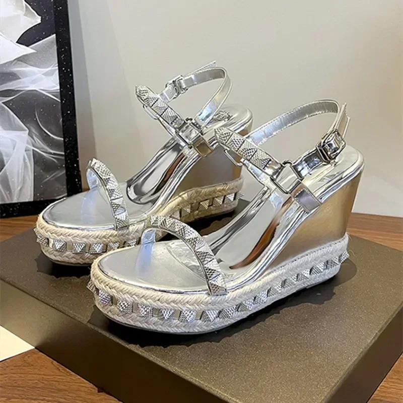 Fashion Rivets Designer Wedge Platform Sandals Sexy Open Toe Ankle-Wrap Heels Gold Silver Chunky Heel Dress Shoes Sandalias De Mujer