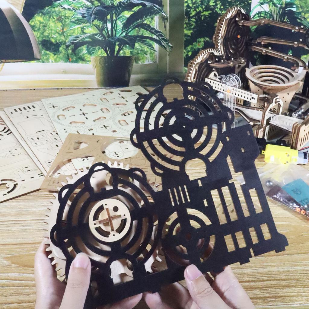 Elektriske 3D Trepuslespill Kulebane Modellsett Hjernetrim Puslespill DIY håndlaget Julegave(Uten batteri)