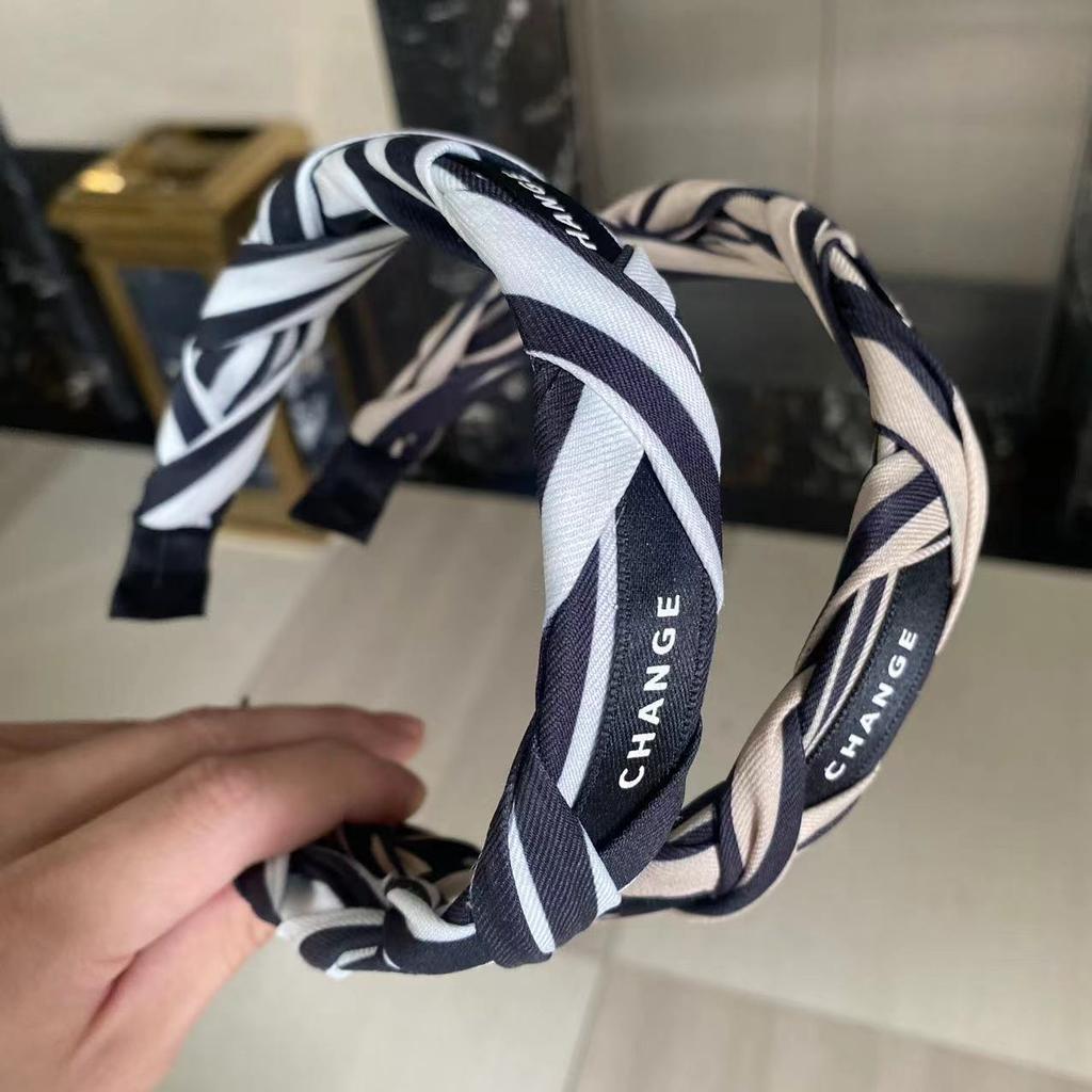 1pc Black And White Striped Headbands With Lettering Non-Slip Simple Style Women's Hair Accessories
