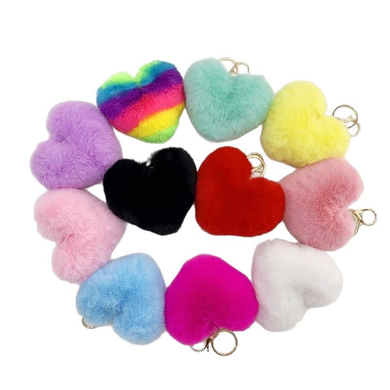 Breloc Pandantiv Inimă Blană Imitată - Charm Minge de Pluș 9cm pentru Genți și Accesorii de Îmbrăcăminte