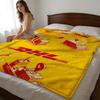 Minkštas, tankaus trumpo pluošto pledas sofai, miegui, oro kondicionuojamai patalpai. Švelnus odai. DHL Express