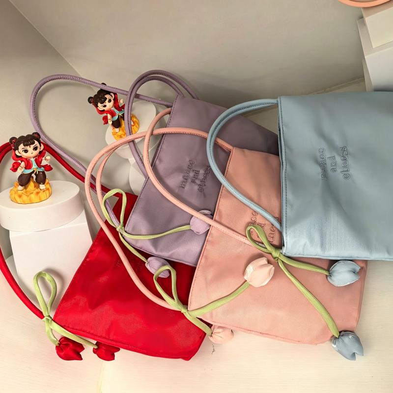 Casual Nylon Shoulder Tote Bag Lovely Tulip Pendant Lightweight Large Capacity Women Handbag for Commute Grocery Shopping