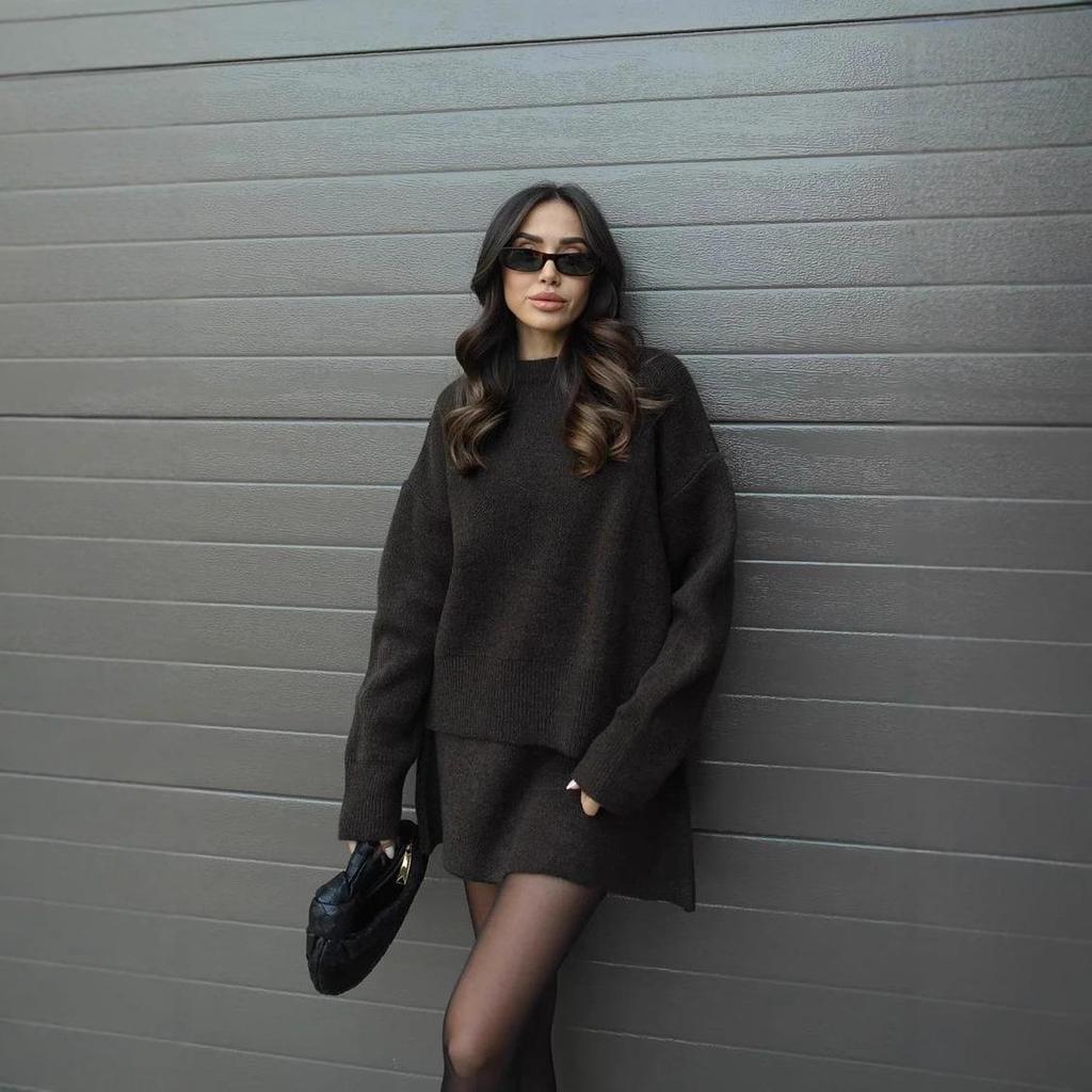 Ensemble Pull Tricoté Couleur Unie et Jupe Courte Style Collège Automne 2024 pour Femmes