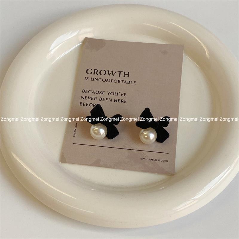 2026 Trendy Velvet Pearl Bow Earrings for Women - High-End Niche Design in Black