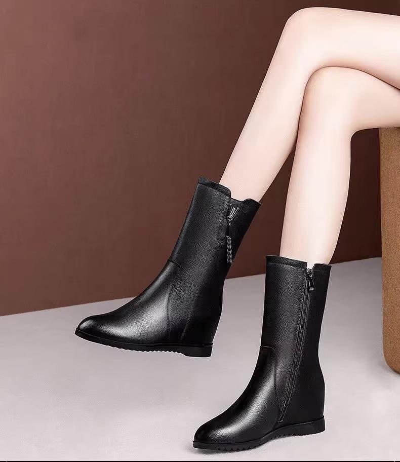 2025 autumn and winter new flat bottom inner height increase medium boots versatile side zipper round head Martin boots mother leather boots