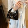 Pu Waterfall Shaped Handbag With Zipper Closure For Casual Daily Wear