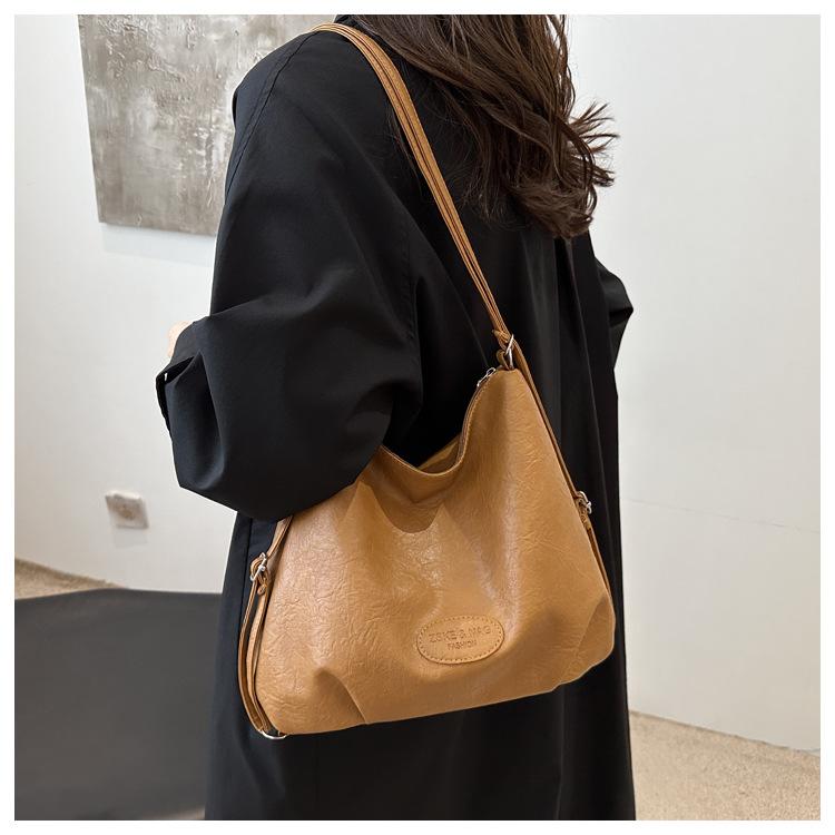 Large Capacity Vintage Style Faux Leather Bucket Bag Simple Solid Color Commuter Shoulder Crossbody Bag