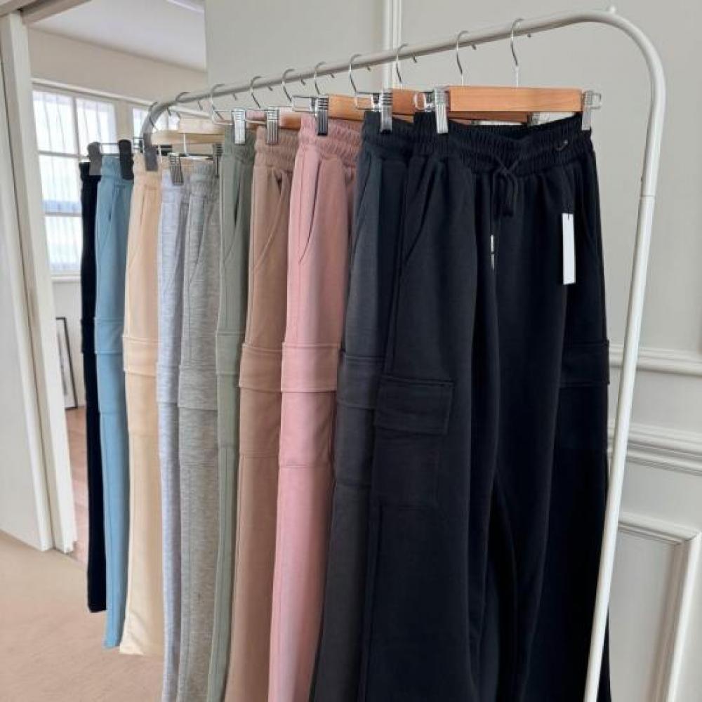 New Arrivals Open Run Women Wide Cargo Pants For Short People