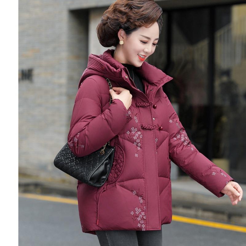 

Пуховик средней длины женский для мамы зимняя одежда утепленный пухом белой утки одежда для бабушки пальто с вышивкой для пожилой женщины год 4XL красный