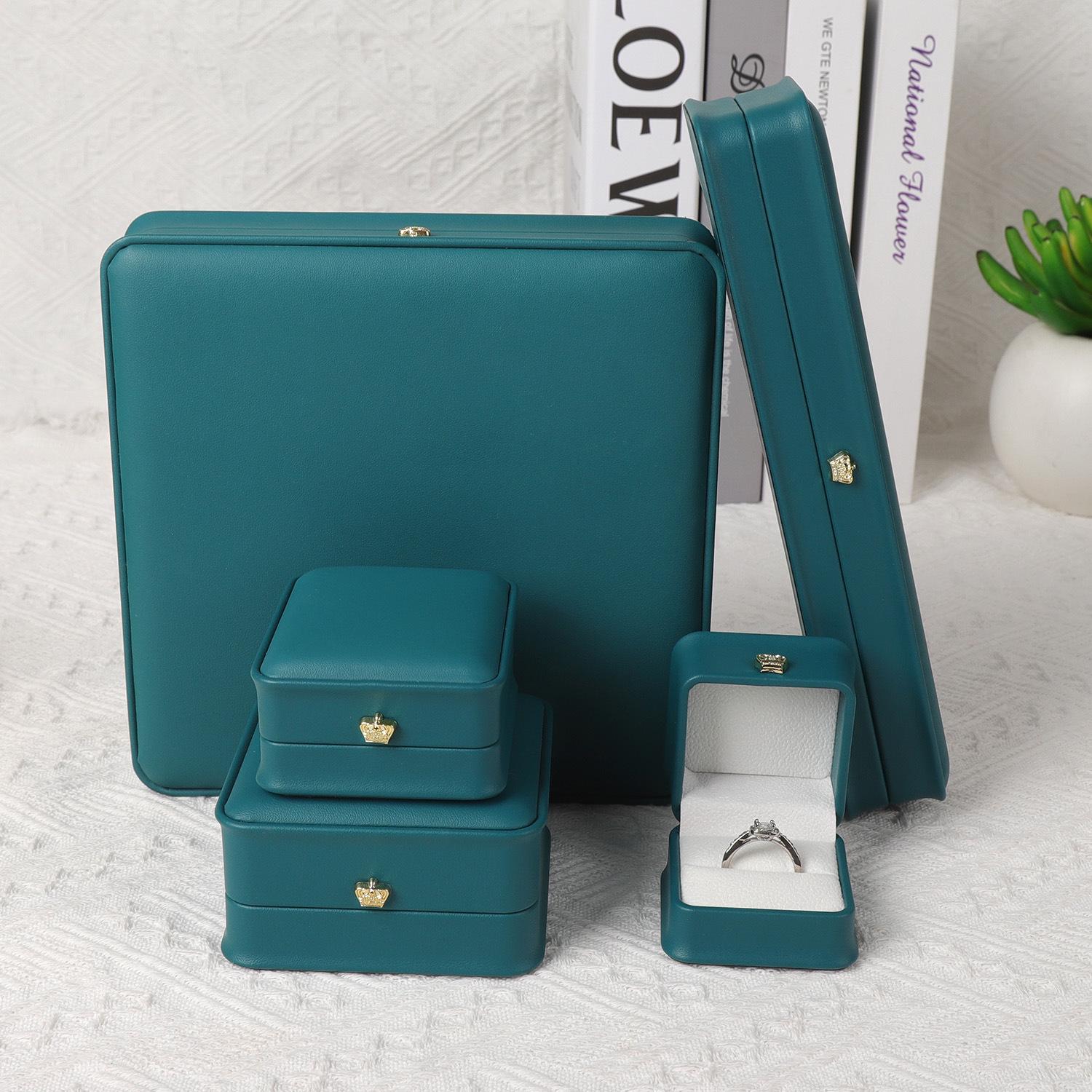 Peacock Blue Crown Leather Ring Box - Luxury Jewelry Storage Ring Box 6*6*4.5cm