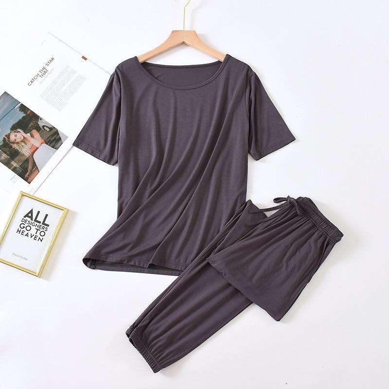 Весняно-літня жіноча модальна піжама з двох предметів: футболка з коротким рукавом та штани. Барвистий великий розмір. Повсякденний комплект для дому.